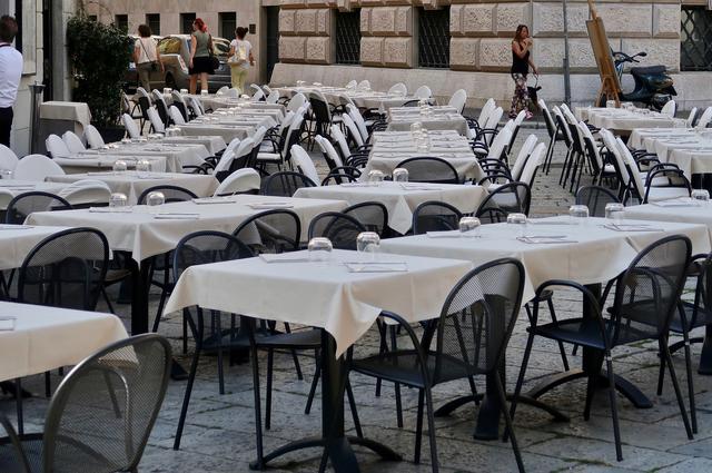 Изображение Fritz_the_Cat с сайта Pixabay  Ресторан обслуживание Италия